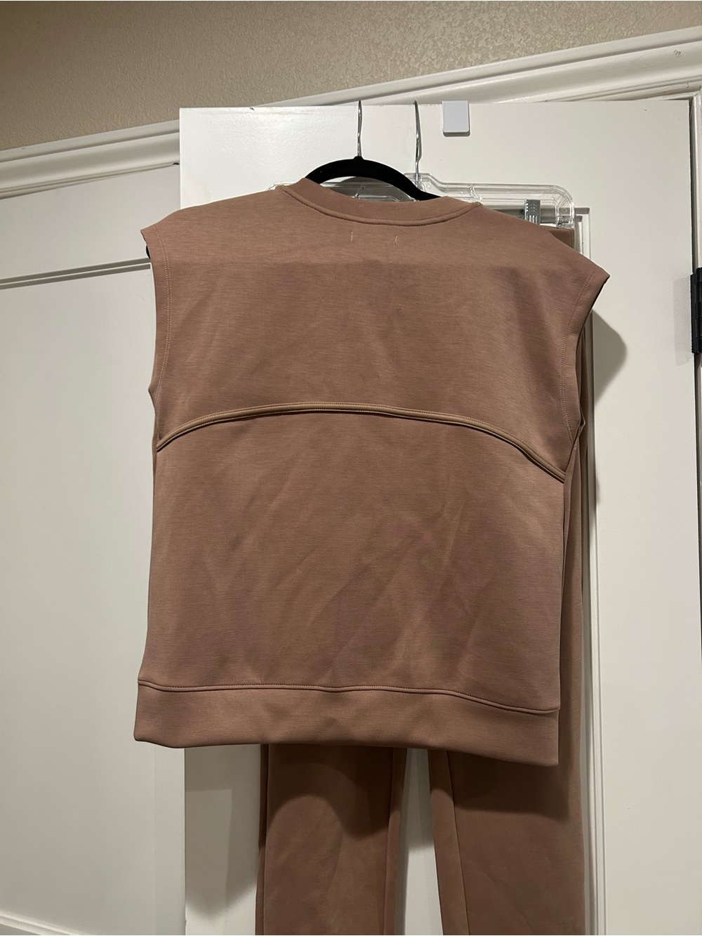 FLX Women's Sleeveless Sweatshirt and Jogger Set - Taupe NWOT - Picture 2 of 6